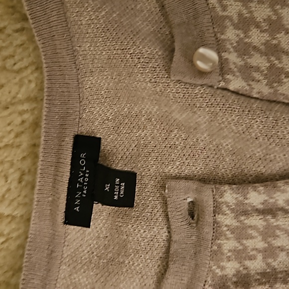 Ann Taylor sweater - Picture 2 of 3